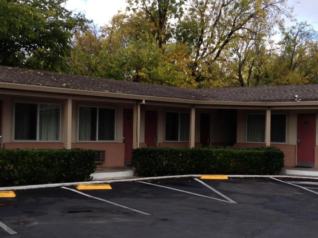 Travelodge by Wyndham Santa Rosa Wine Country image 10