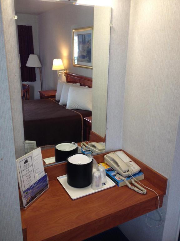 Travelodge by Wyndham Santa Rosa Wine Country image 11