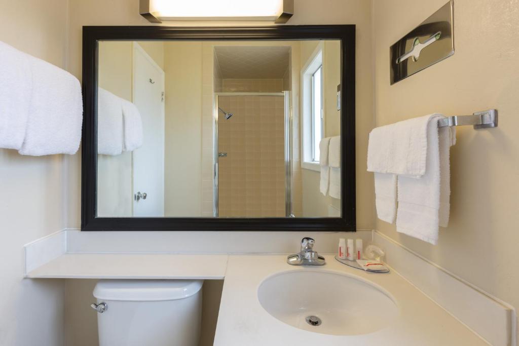 Travelodge by Wyndham Santa Rosa Wine Country image 16