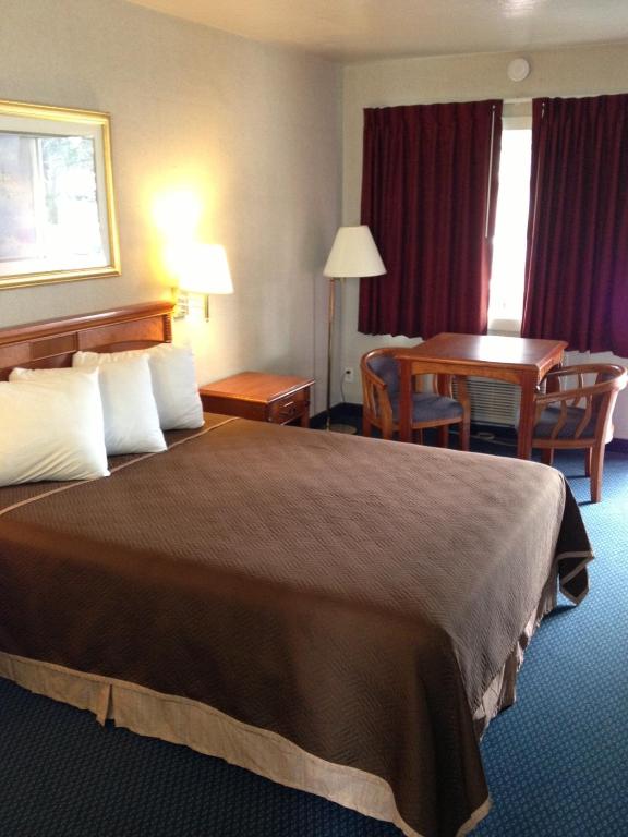 Travelodge by Wyndham Santa Rosa Wine Country image 9